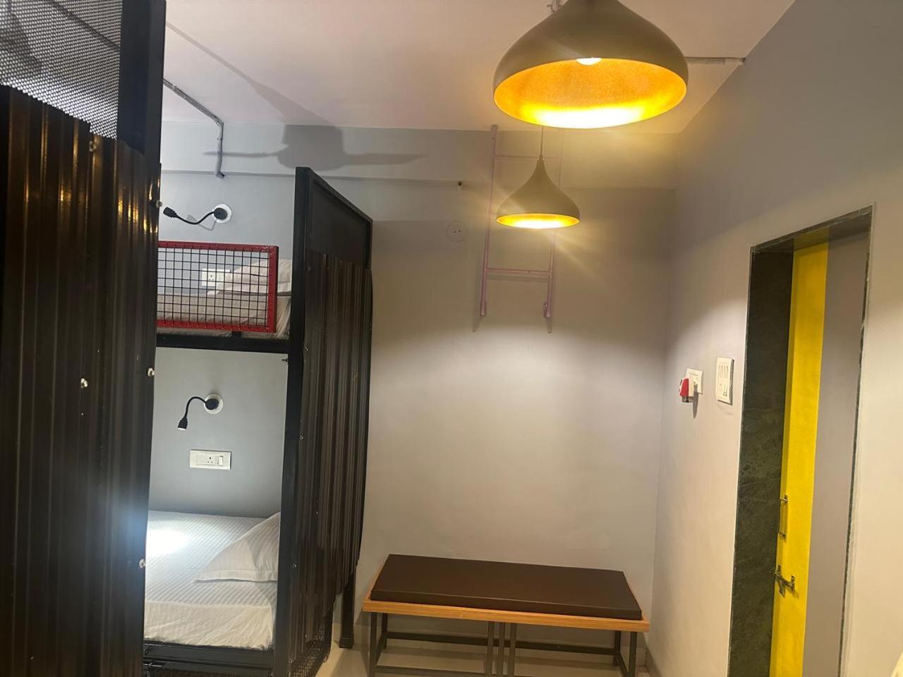 Travotale Hostel And Cowork Koregaonpark Pune Exterior photo